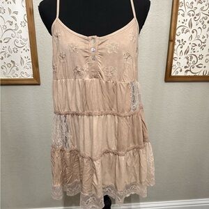 POL Beige Lace Tiered Tunic